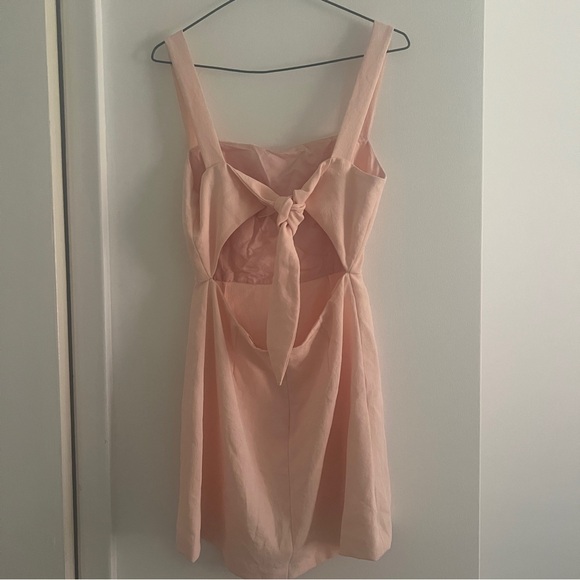Wilfred Aperature Tie-Back Dress Aritzia- size 4- soft seashell pink - Picture 8 of 10